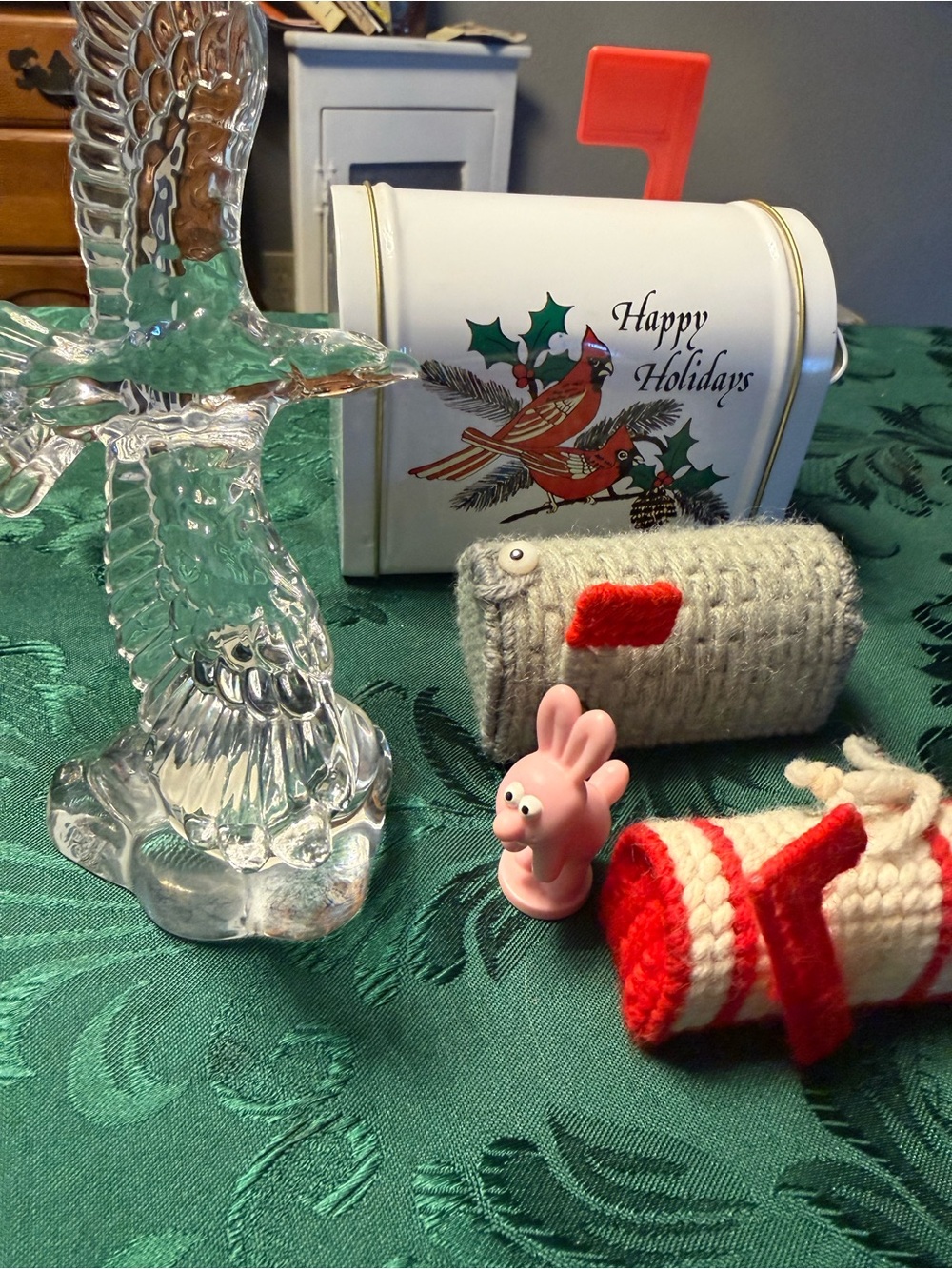 Mail boxes glass 24% crystal eagle figure & bunny random bundle